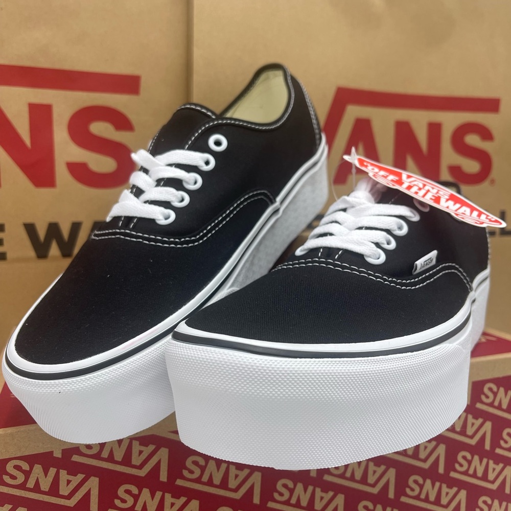 Vans Men’s Authentic Stacked
Canvas Black/True W Platform Sneakers
VN0A5KXXBMX - Picture 12 of 16